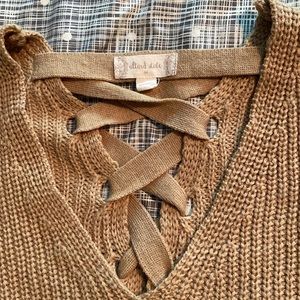 Altar’d State Ladies lightweight Sweater